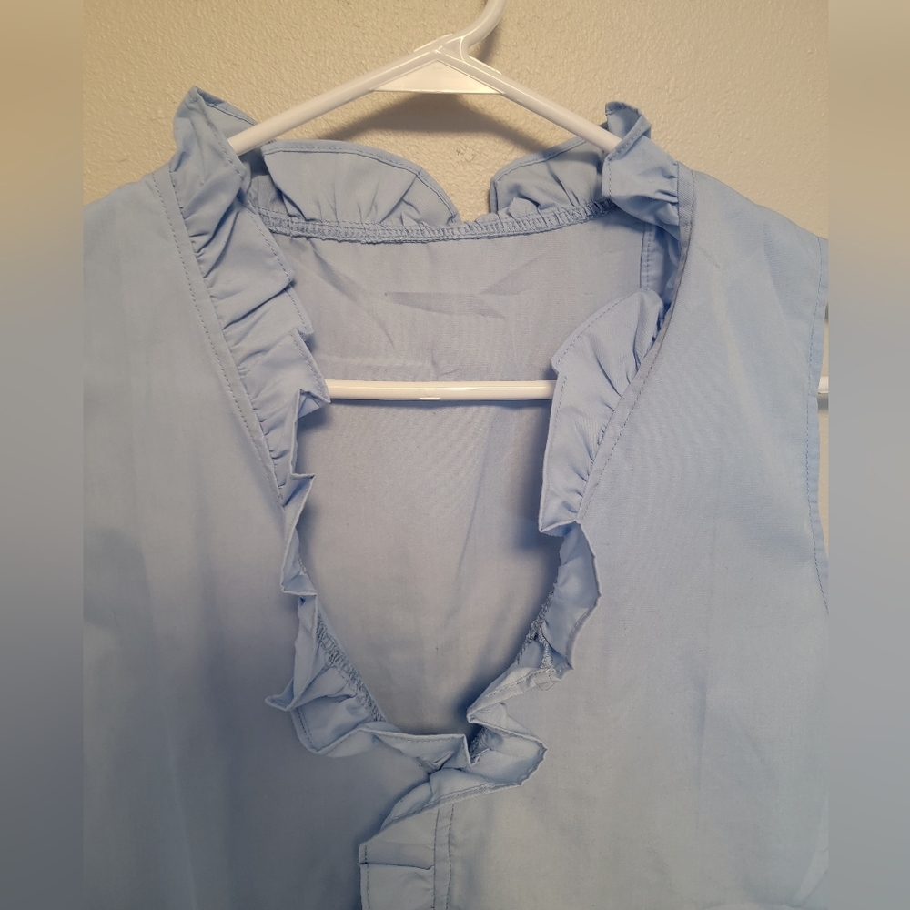 NWOT Size Large Blue Ruffled Shell - Picture 2 of 3